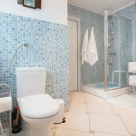 Apartment M49 *